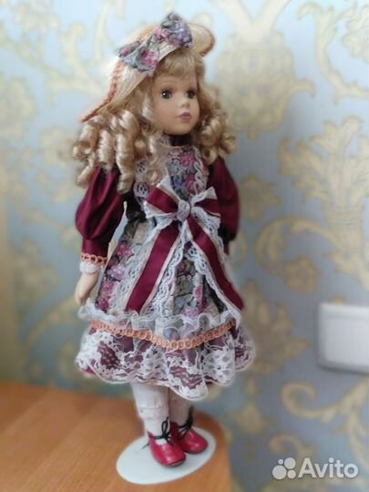Фарфоровая винтажная куколка 40 см из Европы