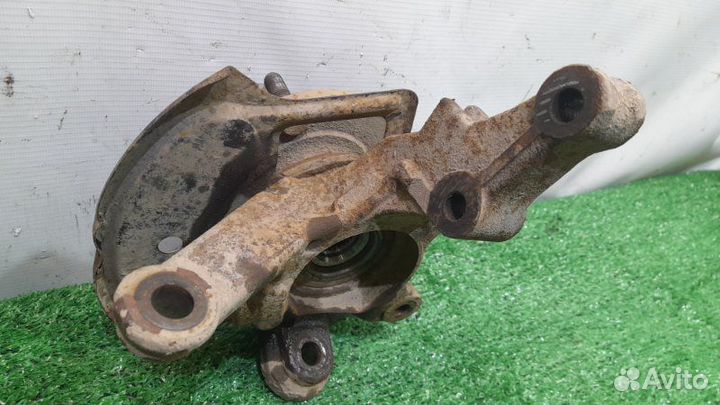 Кулак поворотный передний левый Nissan Almera