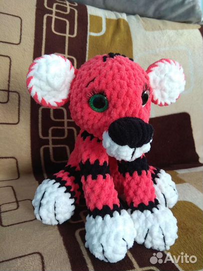 Вязаная игрушка тигр