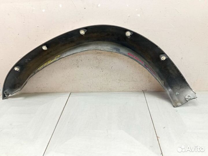 Накладка переднего крыла правого