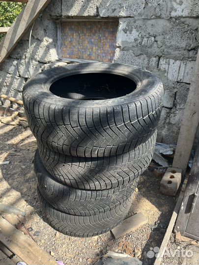 Pirelli Ice Zero SUV 255/50 R18