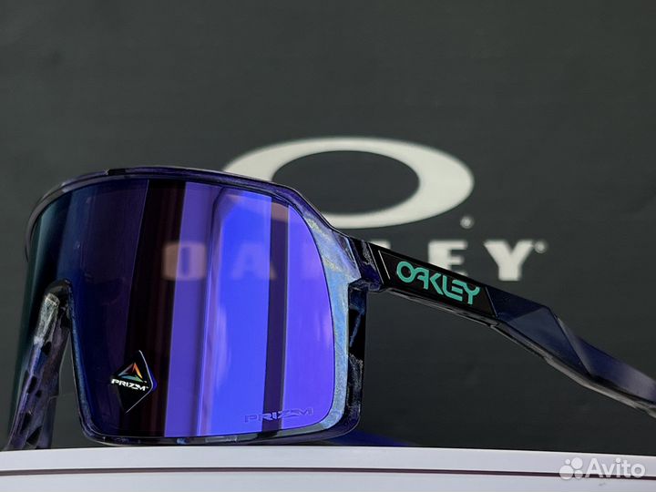 Солнцезащитные очки Oakley Sutro Shift