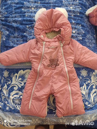 Зимний комбинезон для девочки