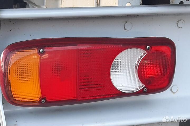 Задний стоп фара