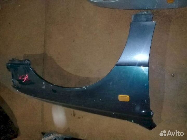 Крыло переднее правое Toyota Windom MCV20 зеленый