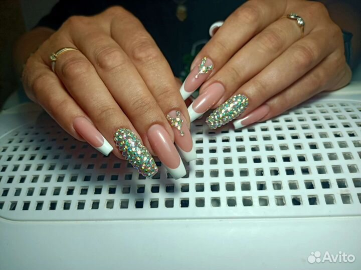 Наращивание ногтей