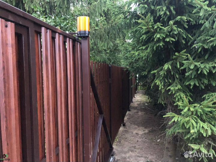 Заборы из профнастила / Заборы из евроштакетника