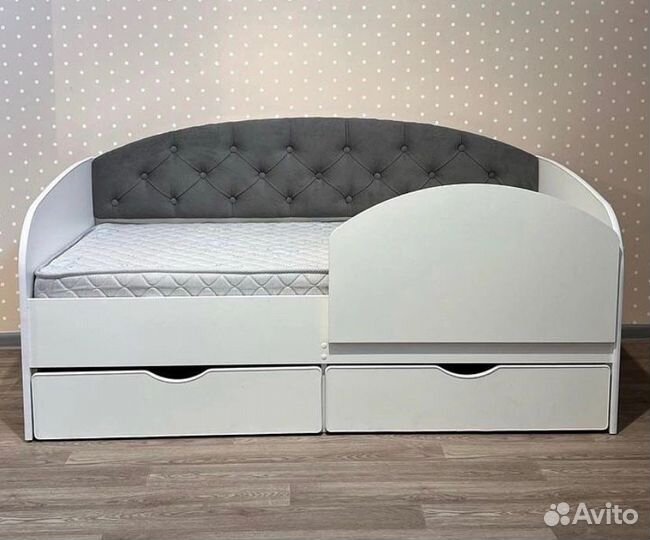 Детская кровать от 3 лет, диван