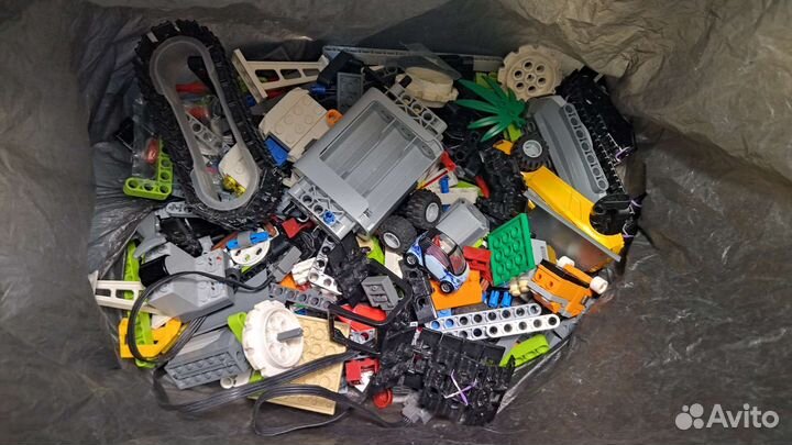 Пара наборов technic и city