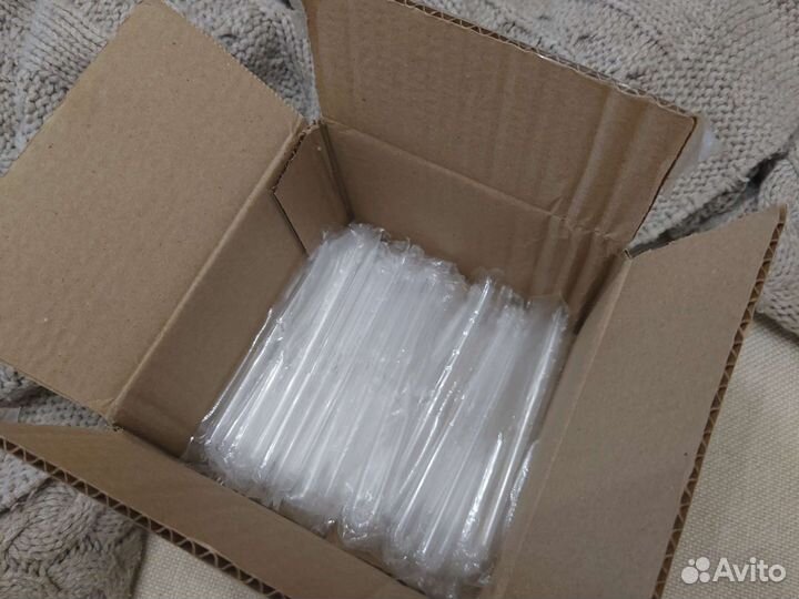 Трубочки одноразовые от сока коробкой