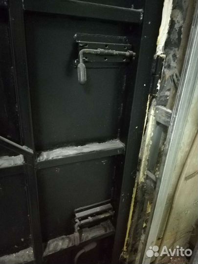 Металлическая дверь бу