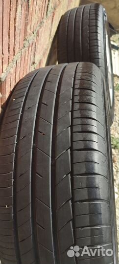 Kumho Ecsta HS52 225/60 R17 99V