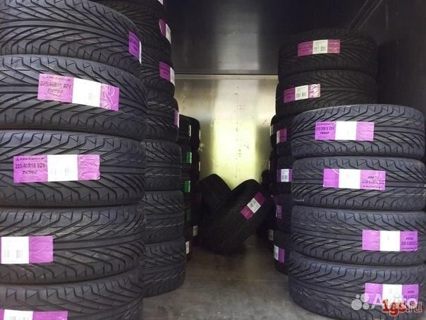 Triangle TR968 255/35 R20 99W