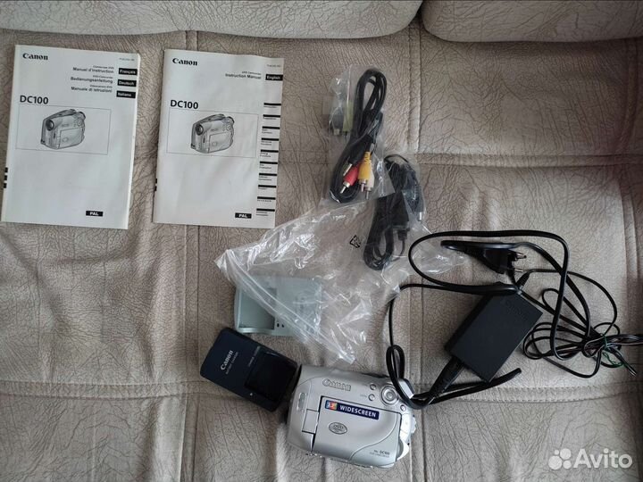 DVD-видеокамера Canon DC100