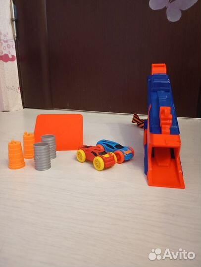 Nerf Nitro Longstrike стреляющий машинками