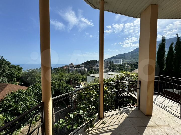 Дом 280 м² на участке 7,5 сот.