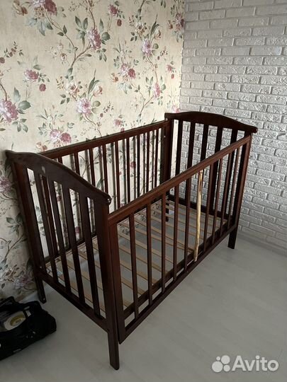 Детская кроватка