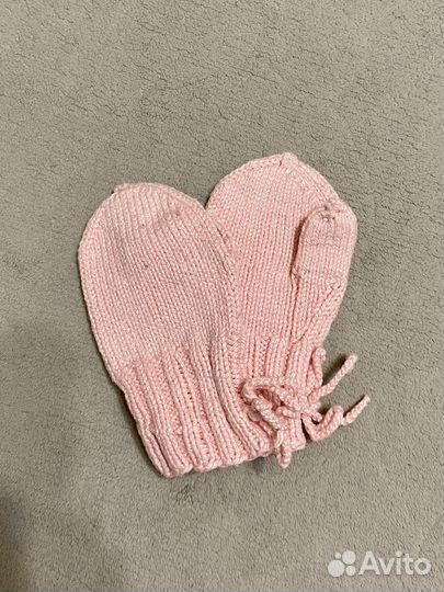 Вязаные варежки для девочки 0+