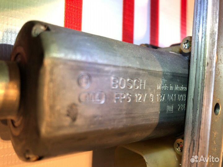 Стеклоподъемник задний правый Mercedes M-Class