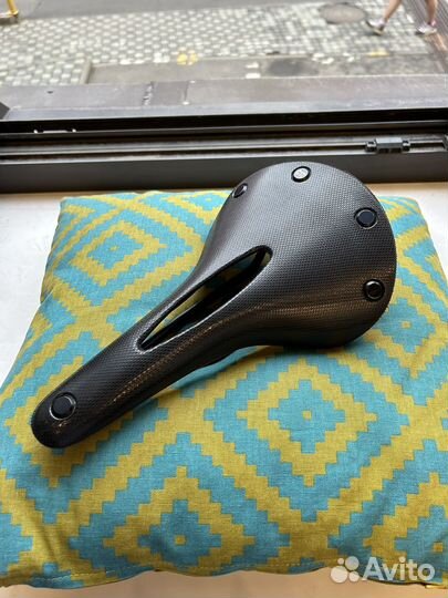 Седло Brooks c17 Carved черное