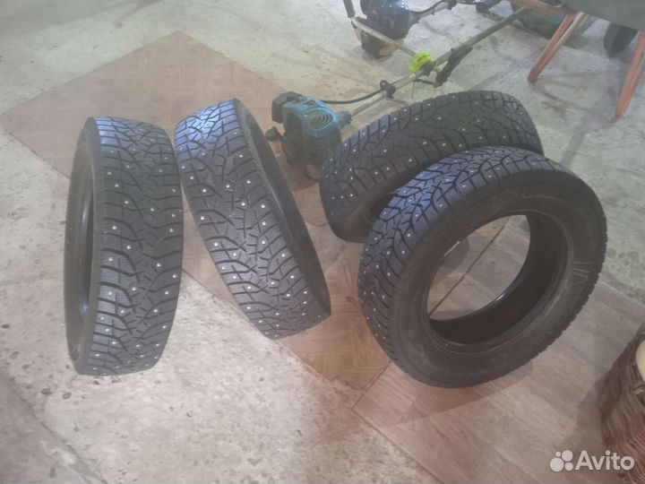 Bridgestone Blizzak Spike-02 SUV 175/70 R14