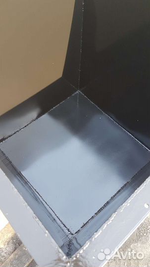 Мусорный контейнер бак