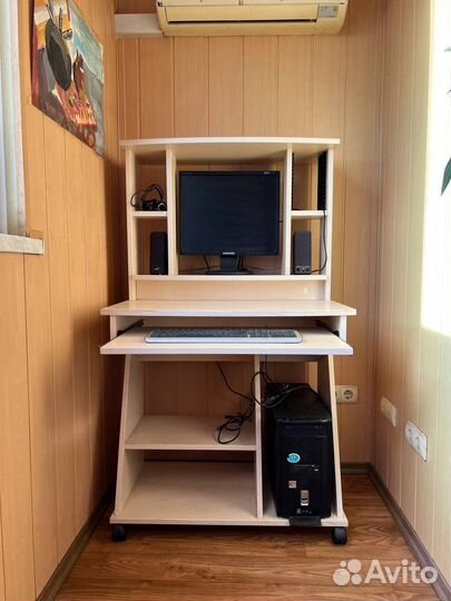 Компьютерный стол