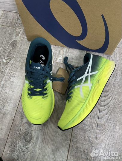 Кроссовки asics metaspeed edge