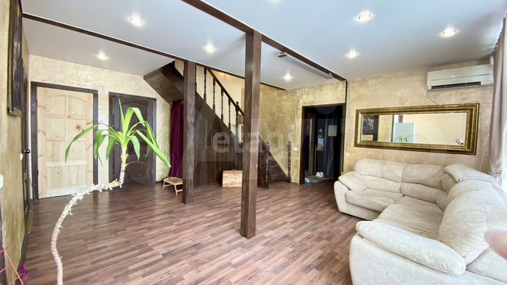 Дом 148 м² на участке 6 сот.