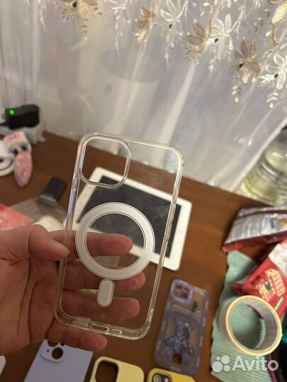 Чехлы и броньстекло на iPhone 14