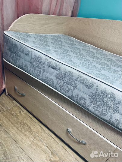 Детская кровать с матрасом 180х80