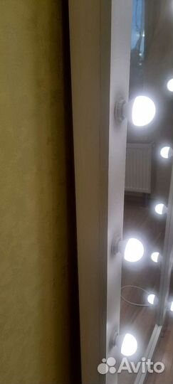 Гримерное зеркало ростовое с лампами дневной свет