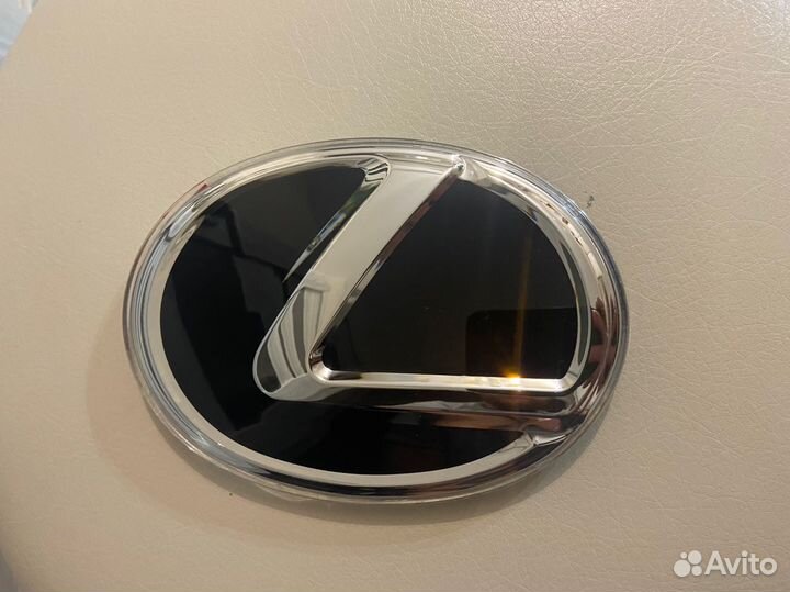 Эмблема Lexus 150/107