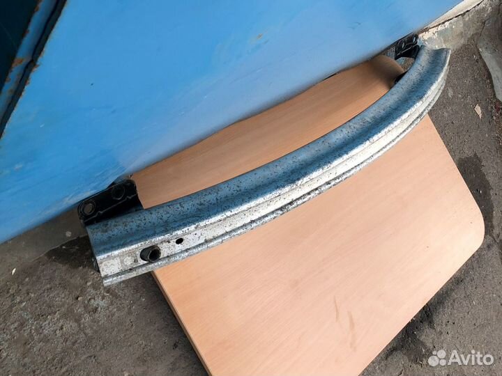 Усилитель заднего бампера Audi Q7