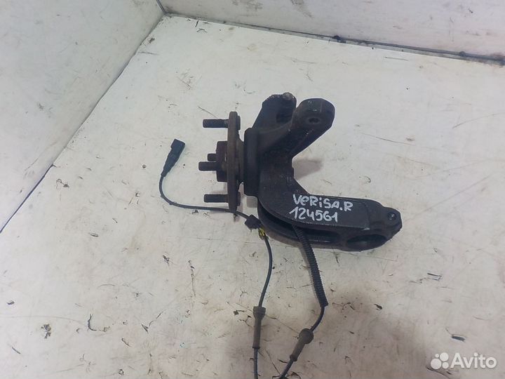 Кулак поворотный передний правый Mazda Verisa