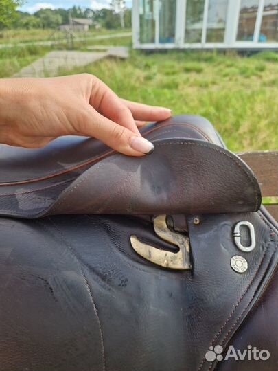 Седло для лошади