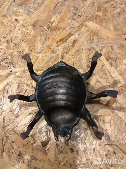 Пепельница металическая скарабей