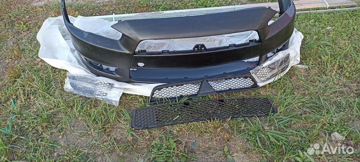 Передний Бампер lancer 10