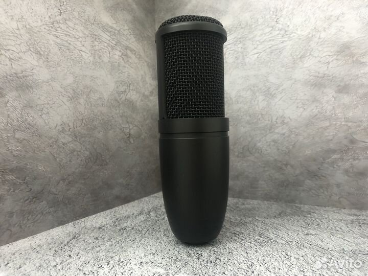 Студийный микрофон AKG P120