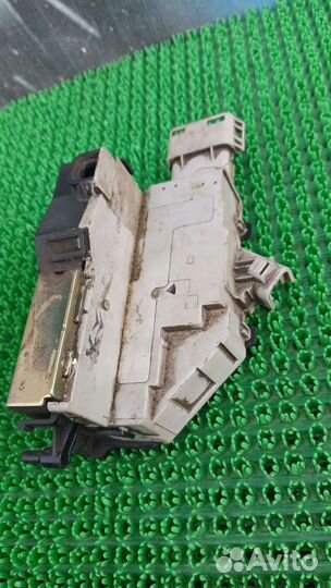 Замок двери Ситроен С4 задний