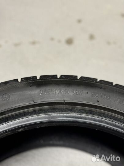 Triangle Snowlink TWT02 245/40 R19 и 275/35 R19 100W