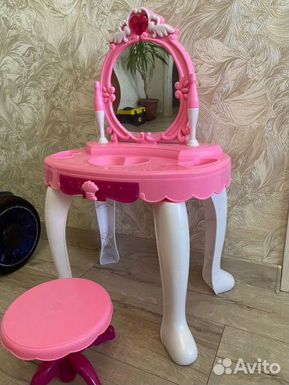 Туалетный столик для девочки
