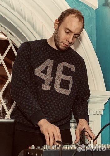 Диджей и звуковое оборудование