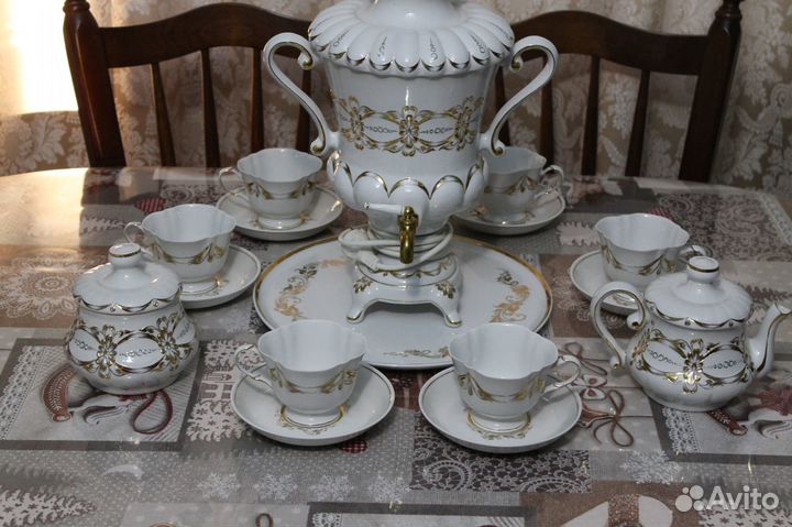 Чайный сервиз с самоваром