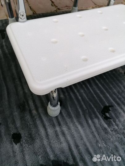 Ступеньки для ванной с поручнем