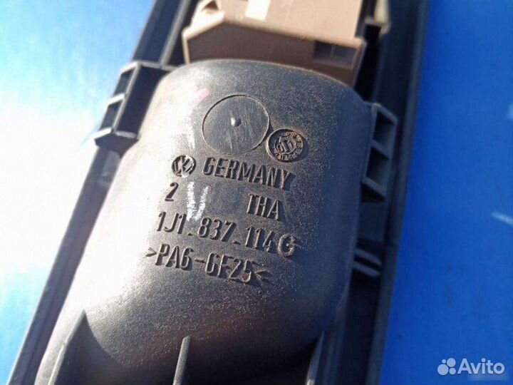 Ручка передняя правая Volkswagen Jetta 4 2001