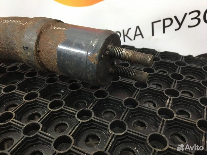 Кронштейн заднего крыла правый