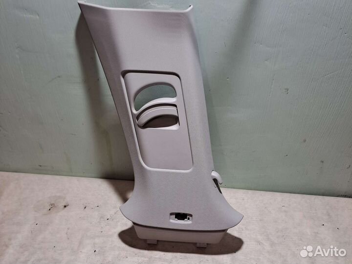 Обшивка центральной стойки левая Octavia A7