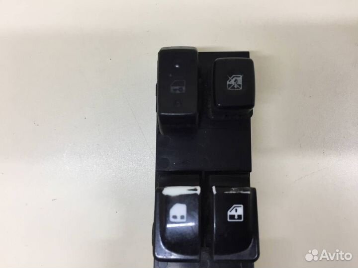 Блок управления стеклоподъемниками Hyundai Elantra