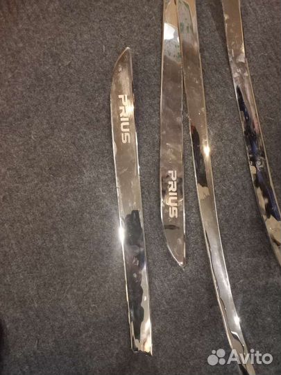 Накладки на дверь Toyota Prius ZVW30